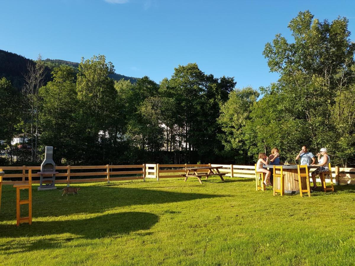 Appart Le Cerf 4 étoiles 74m2 Cornimont Esterno foto